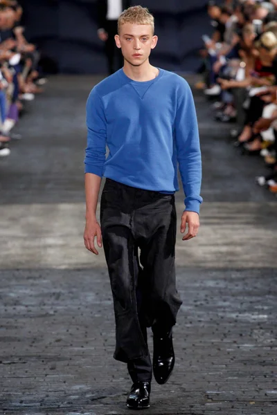 Look 24